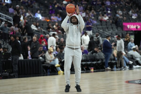 Bronny James in attendance for USC opener in Las Vegas and LeBron